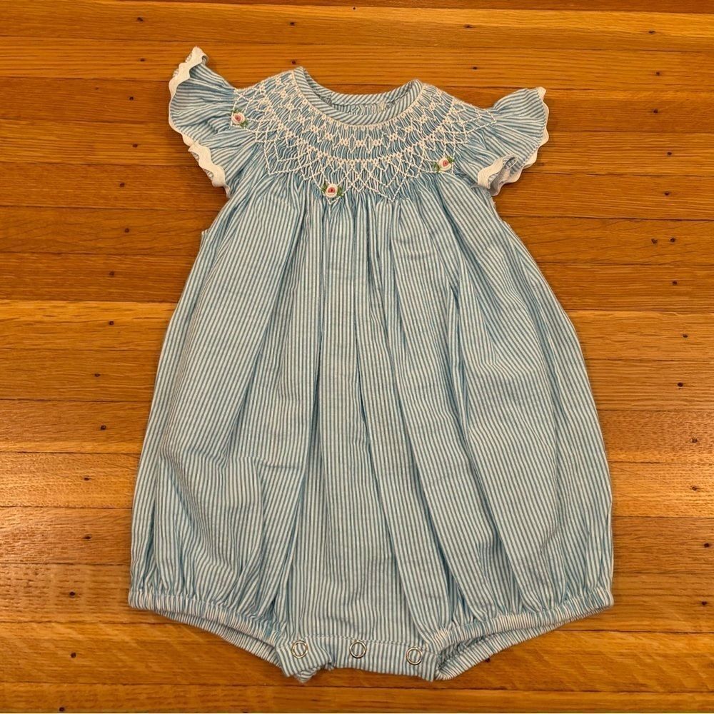 Smocked blue/white embroidered short sleeve stripe seersucker romper NWT
